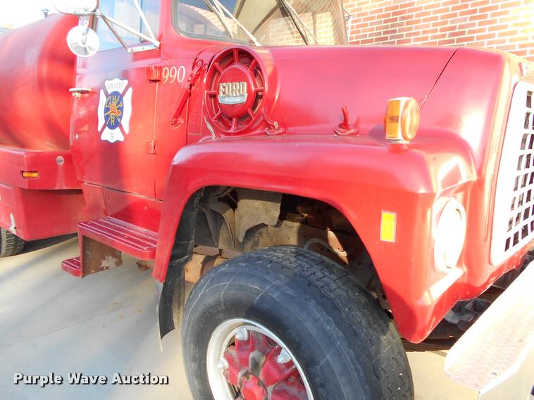 image for item DA2108 1973 Ford 900 tank truck