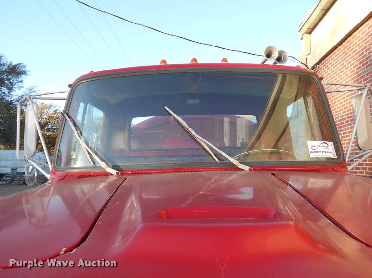 image for item DA2108 1973 Ford 900 tank truck