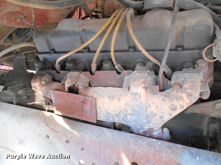 image for item DA2108 1973 Ford 900 tank truck