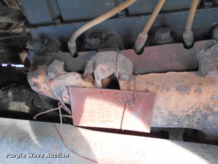 image for item DA2108 1973 Ford 900 tank truck