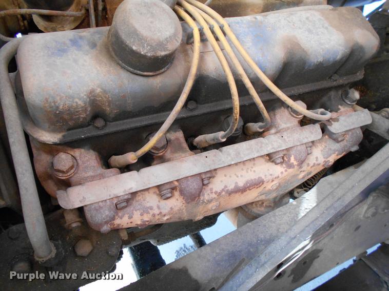 image for item DA2108 1973 Ford 900 tank truck