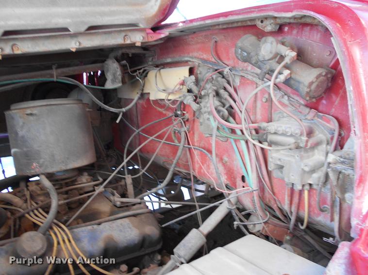 image for item DA2108 1973 Ford 900 tank truck