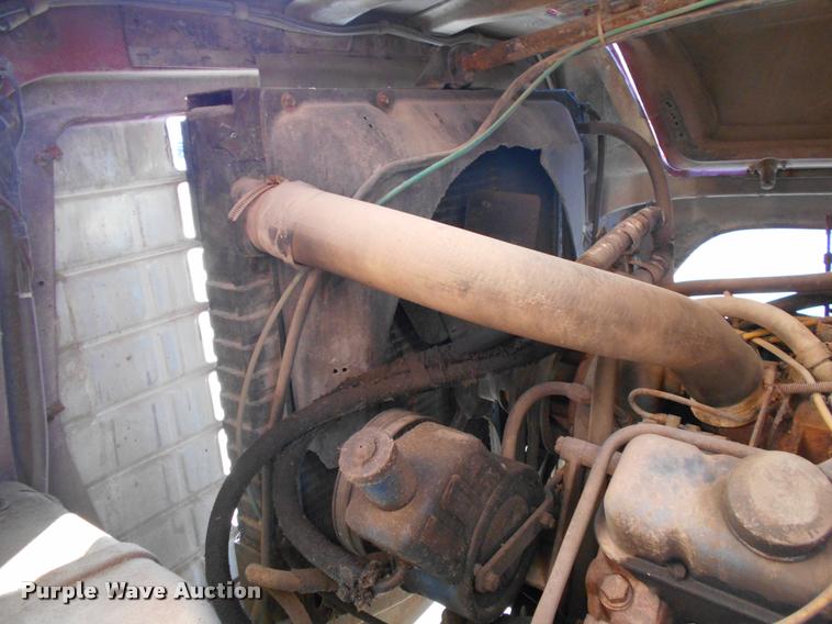 image for item DA2108 1973 Ford 900 tank truck