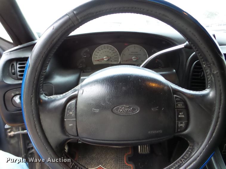 image for item DA2999 2002 Ford F150 Harley Davidson SuperCrew pickup truck