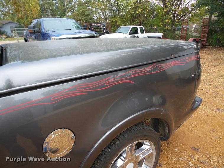 image for item DA2999 2002 Ford F150 Harley Davidson SuperCrew pickup truck