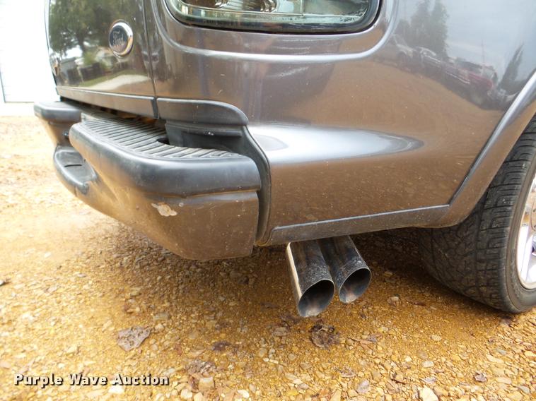 image for item DA2999 2002 Ford F150 Harley Davidson SuperCrew pickup truck