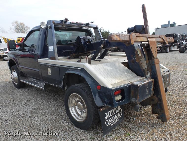 image for item DA3800 2003 Ford F450 Super Duty tow truck