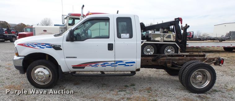 image for item DA3801 2003 Ford F450 Super Duty SuperCab truck cab and chassis