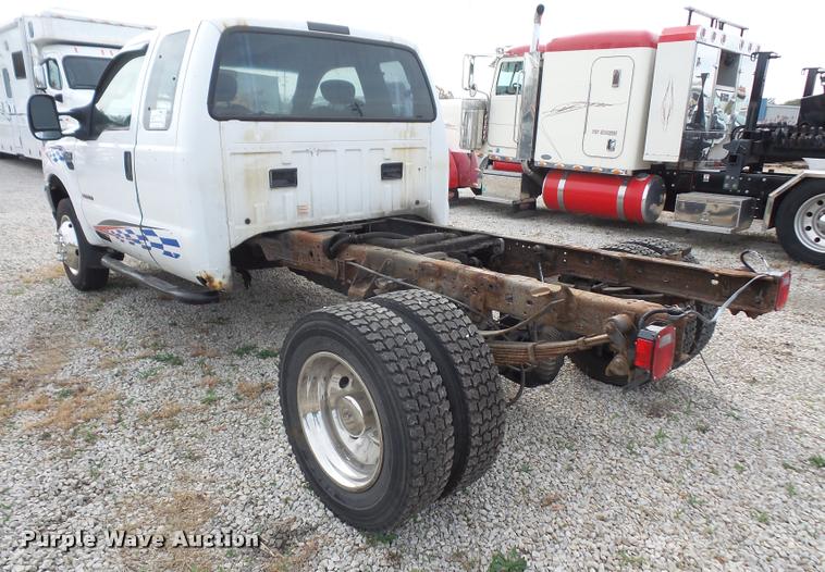 image for item DA3801 2003 Ford F450 Super Duty SuperCab truck cab and chassis