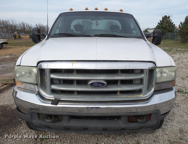 image for item DA3801 2003 Ford F450 Super Duty SuperCab truck cab and chassis