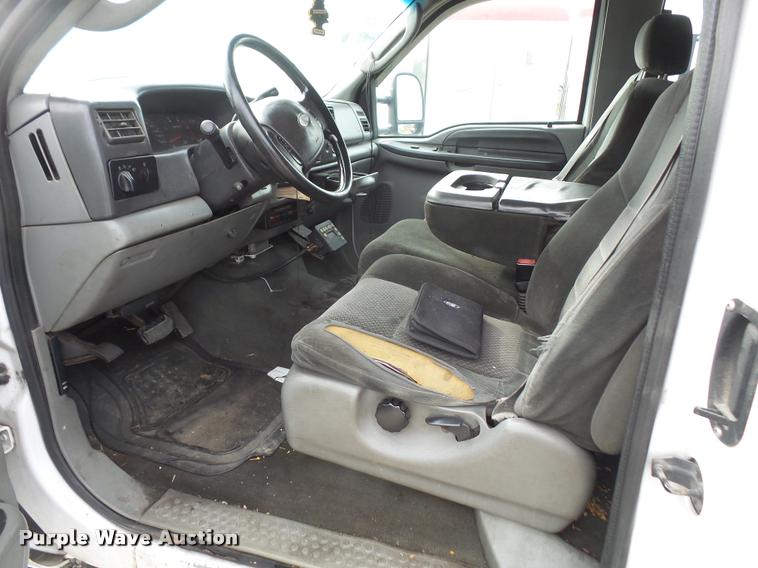 image for item DA3801 2003 Ford F450 Super Duty SuperCab truck cab and chassis