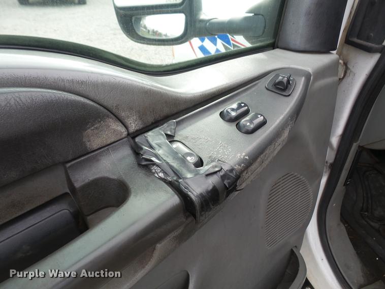 image for item DA3801 2003 Ford F450 Super Duty SuperCab truck cab and chassis