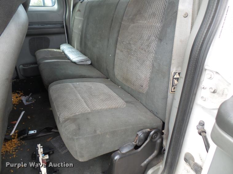 image for item DA3801 2003 Ford F450 Super Duty SuperCab truck cab and chassis