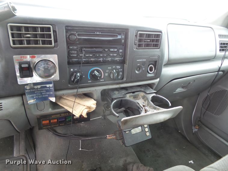 image for item DA3801 2003 Ford F450 Super Duty SuperCab truck cab and chassis