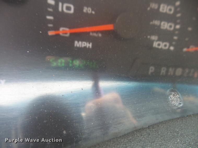 image for item DA3801 2003 Ford F450 Super Duty SuperCab truck cab and chassis