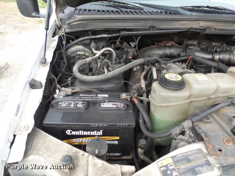 image for item DA3801 2003 Ford F450 Super Duty SuperCab truck cab and chassis