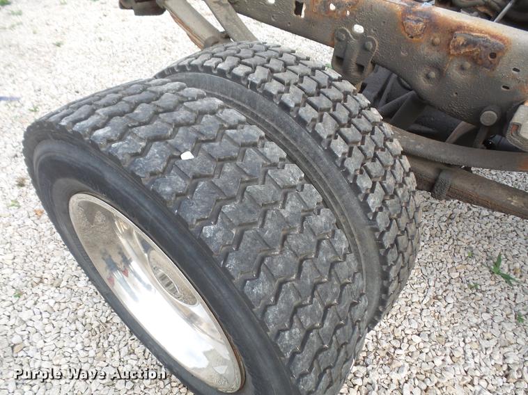 image for item DA3801 2003 Ford F450 Super Duty SuperCab truck cab and chassis