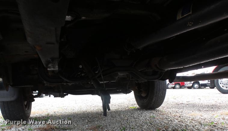 image for item DA3801 2003 Ford F450 Super Duty SuperCab truck cab and chassis