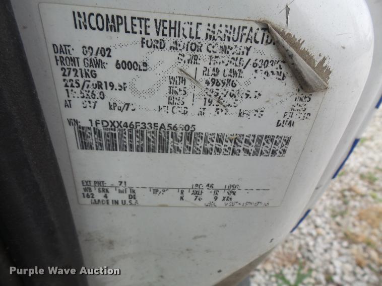 image for item DA3801 2003 Ford F450 Super Duty SuperCab truck cab and chassis