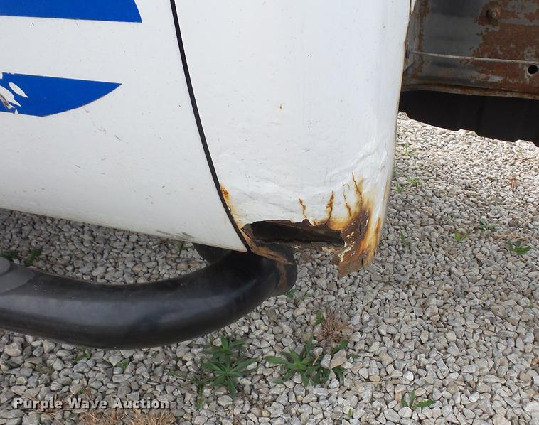 image for item DA3801 2003 Ford F450 Super Duty SuperCab truck cab and chassis