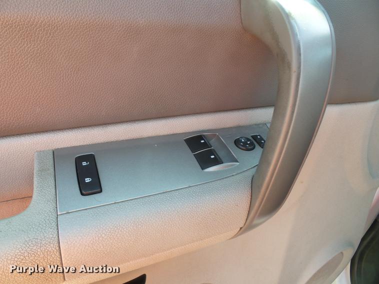 image for item DA3815 2008 Chevrolet Silverado 3500HD utility truck