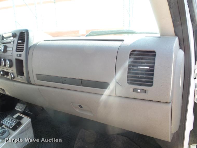 image for item DA3815 2008 Chevrolet Silverado 3500HD utility truck