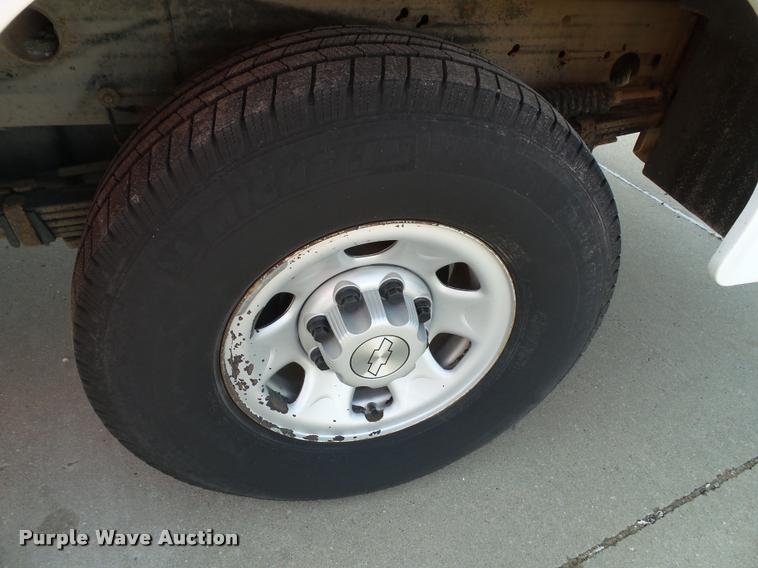 image for item DA3820 2008 Chevrolet Silverado 3500HD utility truck