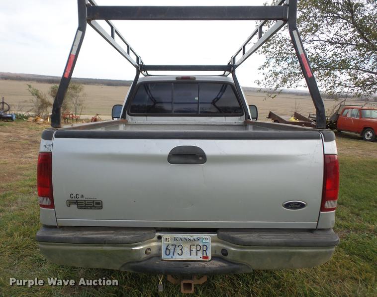 image for item DA3845 2002 Ford F350 Super Duty pickup truck