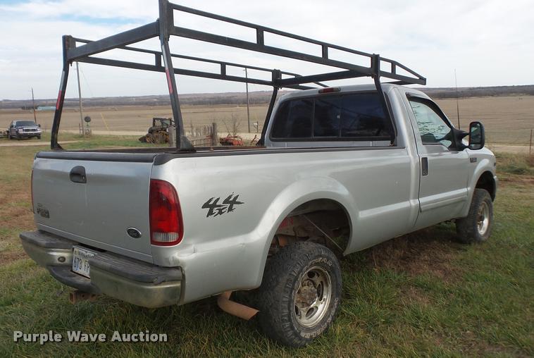 image for item DA3845 2002 Ford F350 Super Duty pickup truck