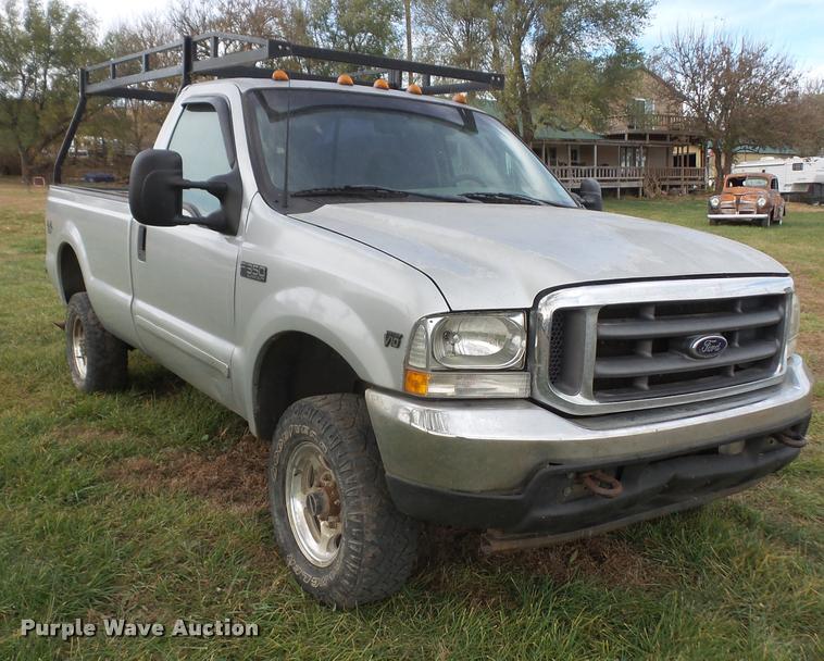 image for item DA3845 2002 Ford F350 Super Duty pickup truck