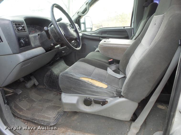 image for item DA3845 2002 Ford F350 Super Duty pickup truck