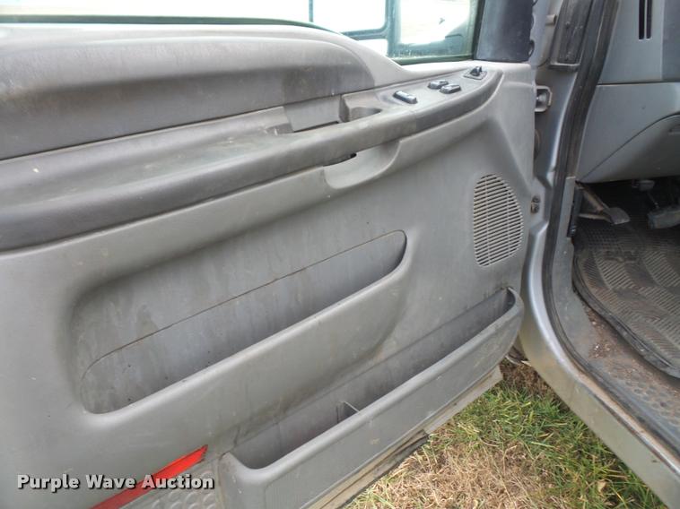 image for item DA3845 2002 Ford F350 Super Duty pickup truck