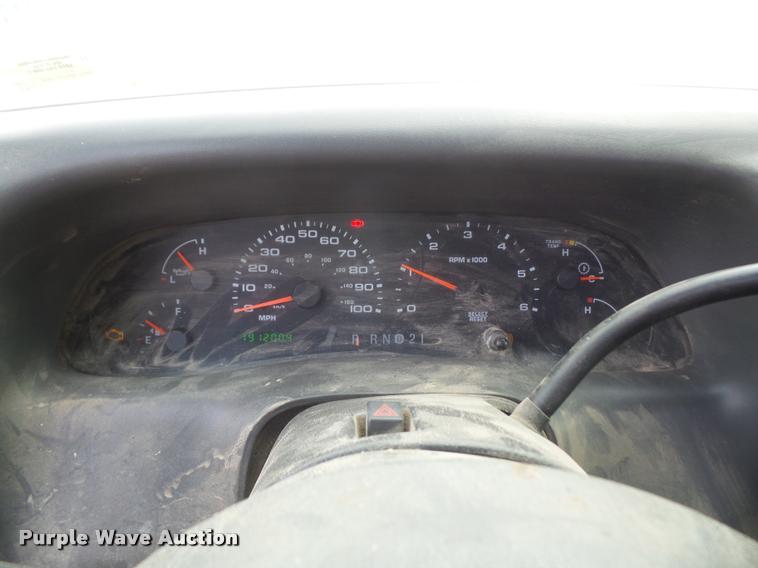 image for item DA3845 2002 Ford F350 Super Duty pickup truck