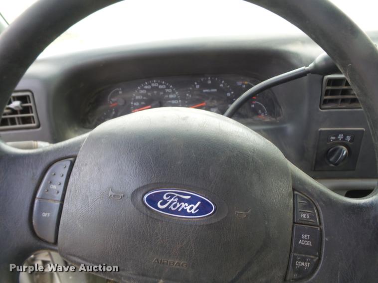 image for item DA3845 2002 Ford F350 Super Duty pickup truck