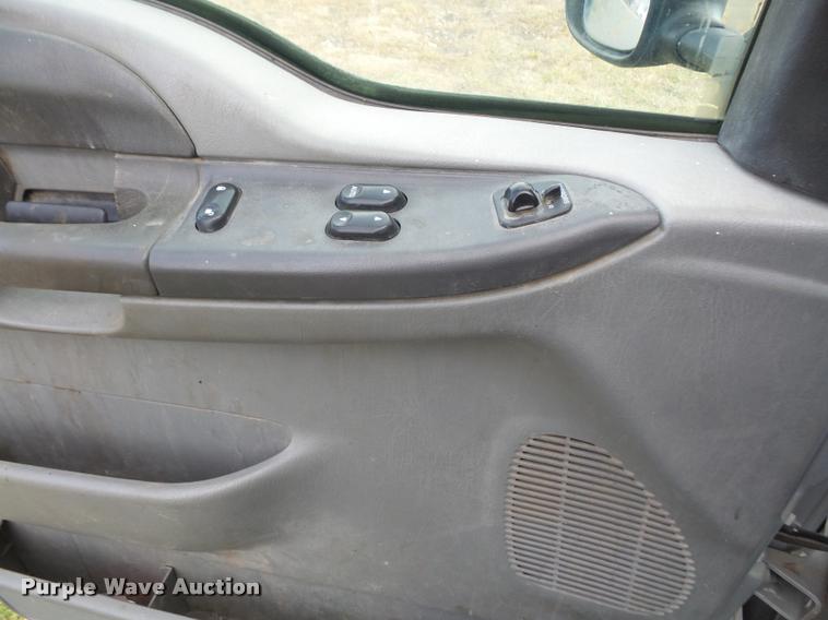 image for item DA3845 2002 Ford F350 Super Duty pickup truck