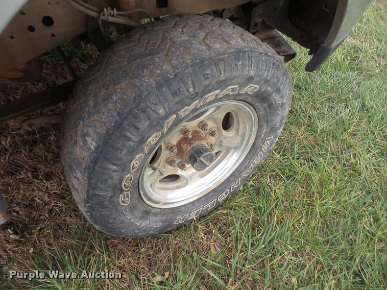 image for item DA3845 2002 Ford F350 Super Duty pickup truck