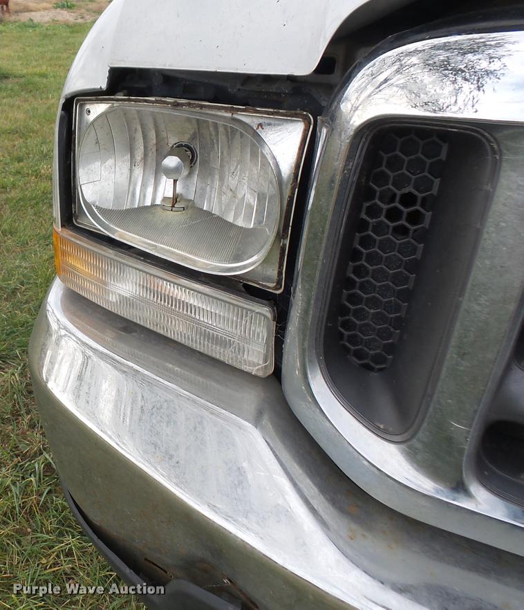 image for item DA3845 2002 Ford F350 Super Duty pickup truck