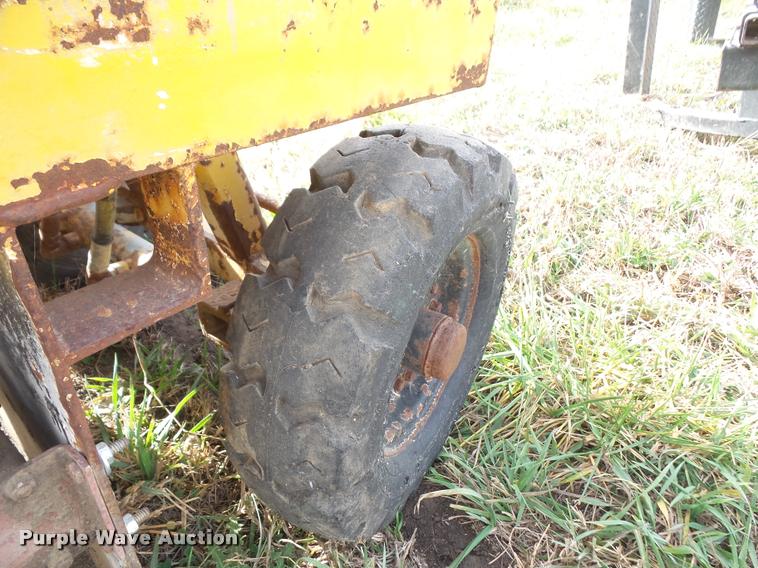 Up Right Tiger scissor lift in Blue Rapids, KS | Item DA3849 sold