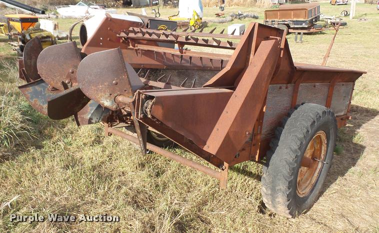 image for item DA3854 Manure spreader