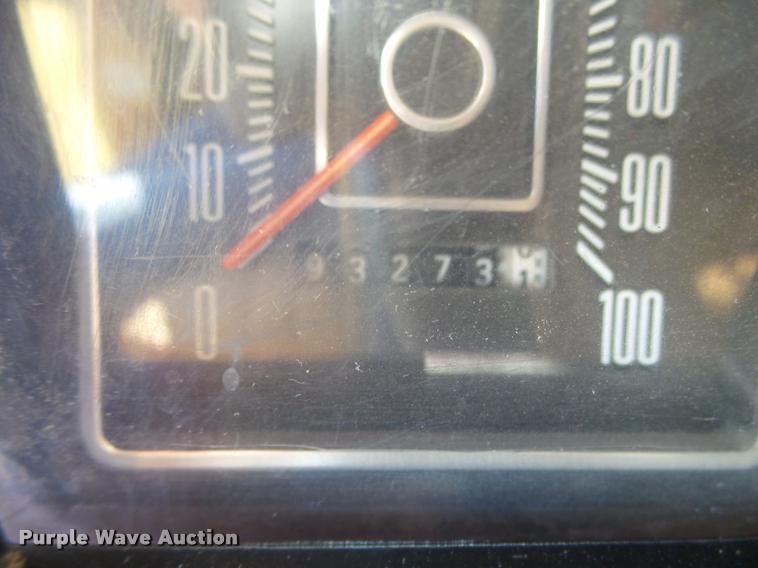 image for item DA4747 1974 Ford F250 flatbed pickup truck