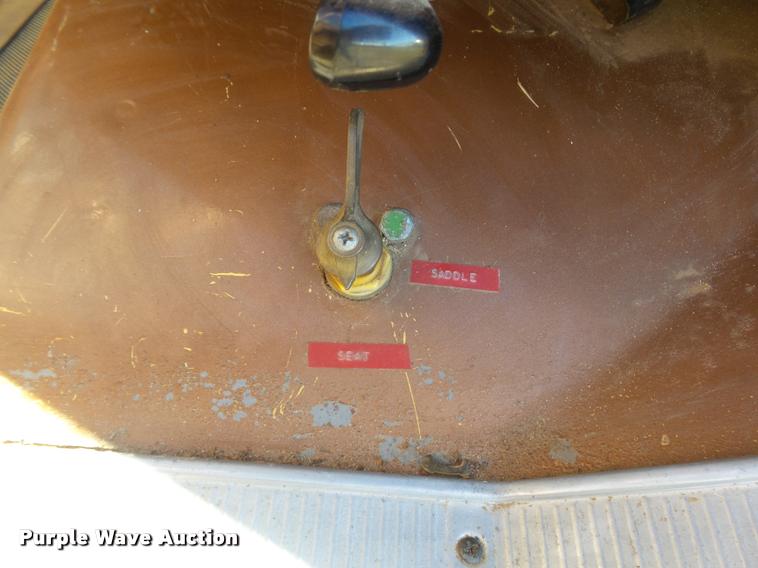 image for item DA4747 1974 Ford F250 flatbed pickup truck