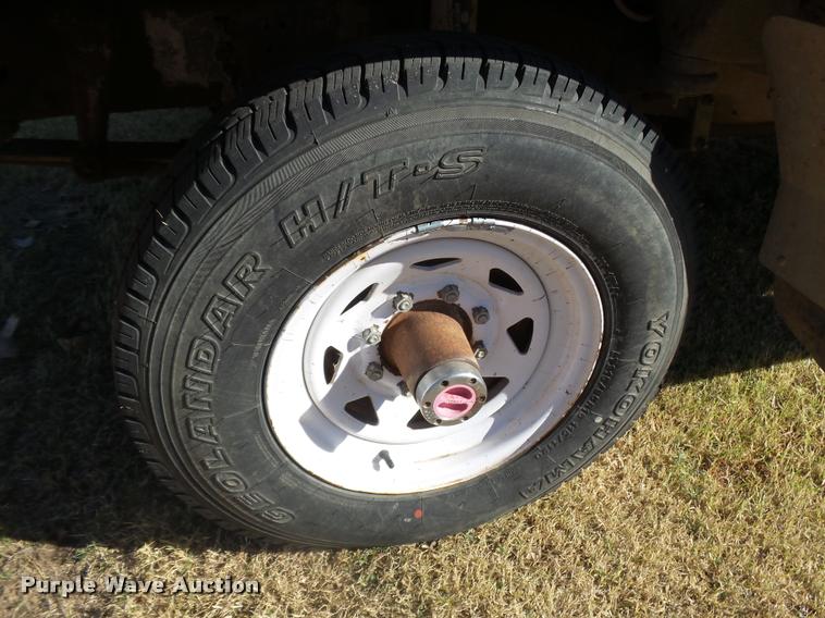 image for item DA4747 1974 Ford F250 flatbed pickup truck