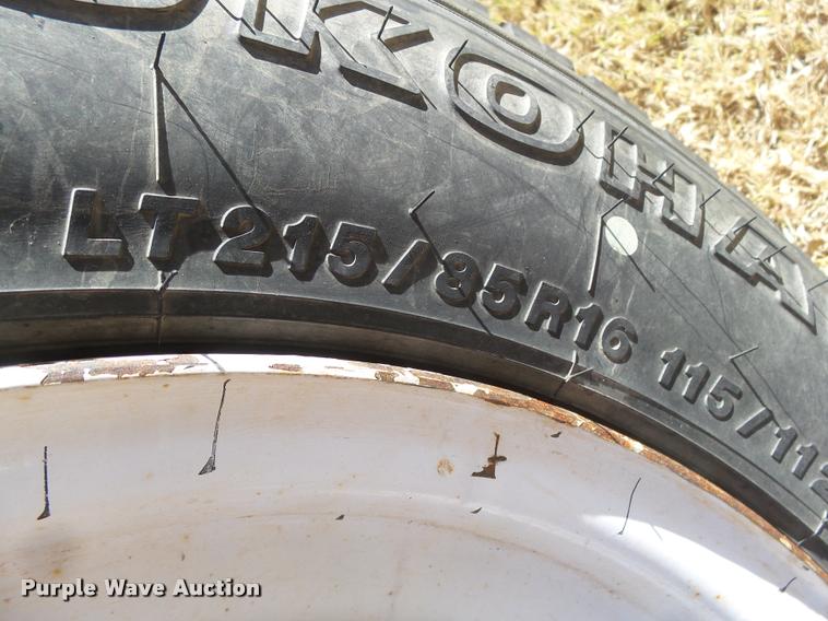 image for item DA4747 1974 Ford F250 flatbed pickup truck