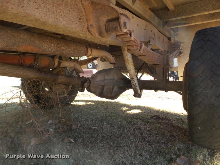 image for item DA4747 1974 Ford F250 flatbed pickup truck