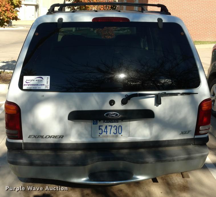 image for item DB0764 2001 Ford Explorer XLT SUV