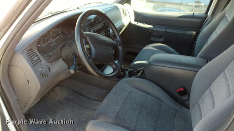 image for item DB0764 2001 Ford Explorer XLT SUV