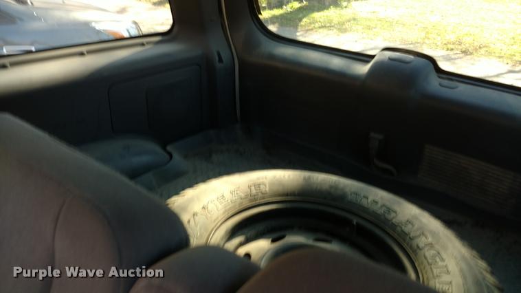 image for item DB0764 2001 Ford Explorer XLT SUV