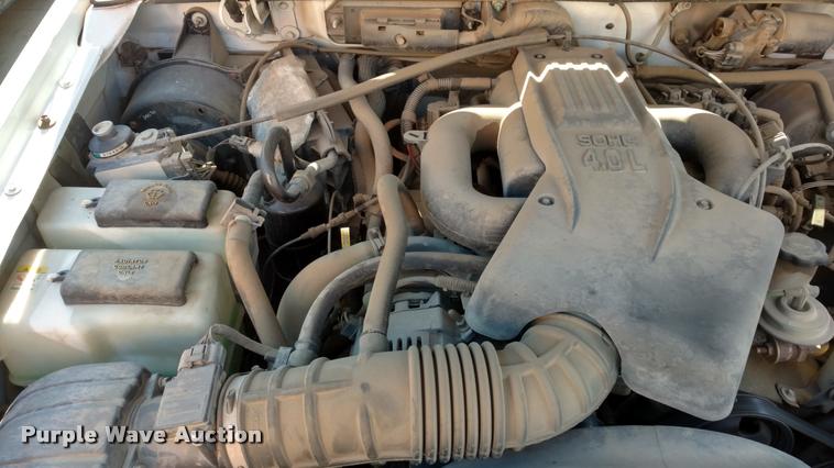 image for item DB0764 2001 Ford Explorer XLT SUV