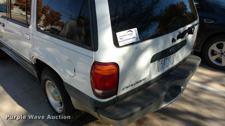 image for item DB0764 2001 Ford Explorer XLT SUV