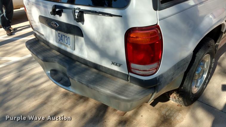 image for item DB0764 2001 Ford Explorer XLT SUV